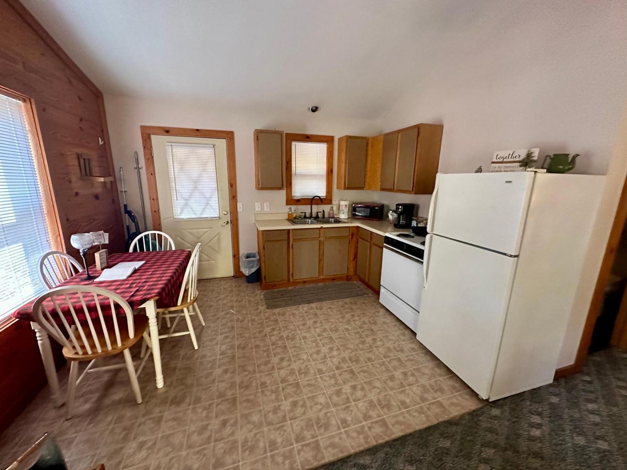 Cedar Creek Cabins #1 - Giant Spa Tub, Large Wooded Porch, Full Kitchen, 1 Bedroom Eureka Springs Esterno foto