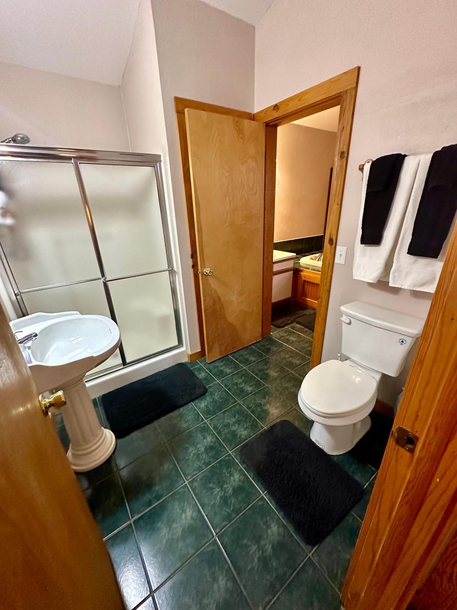 Cedar Creek Cabins #1 - Giant Spa Tub, Large Wooded Porch, Full Kitchen, 1 Bedroom Eureka Springs Esterno foto